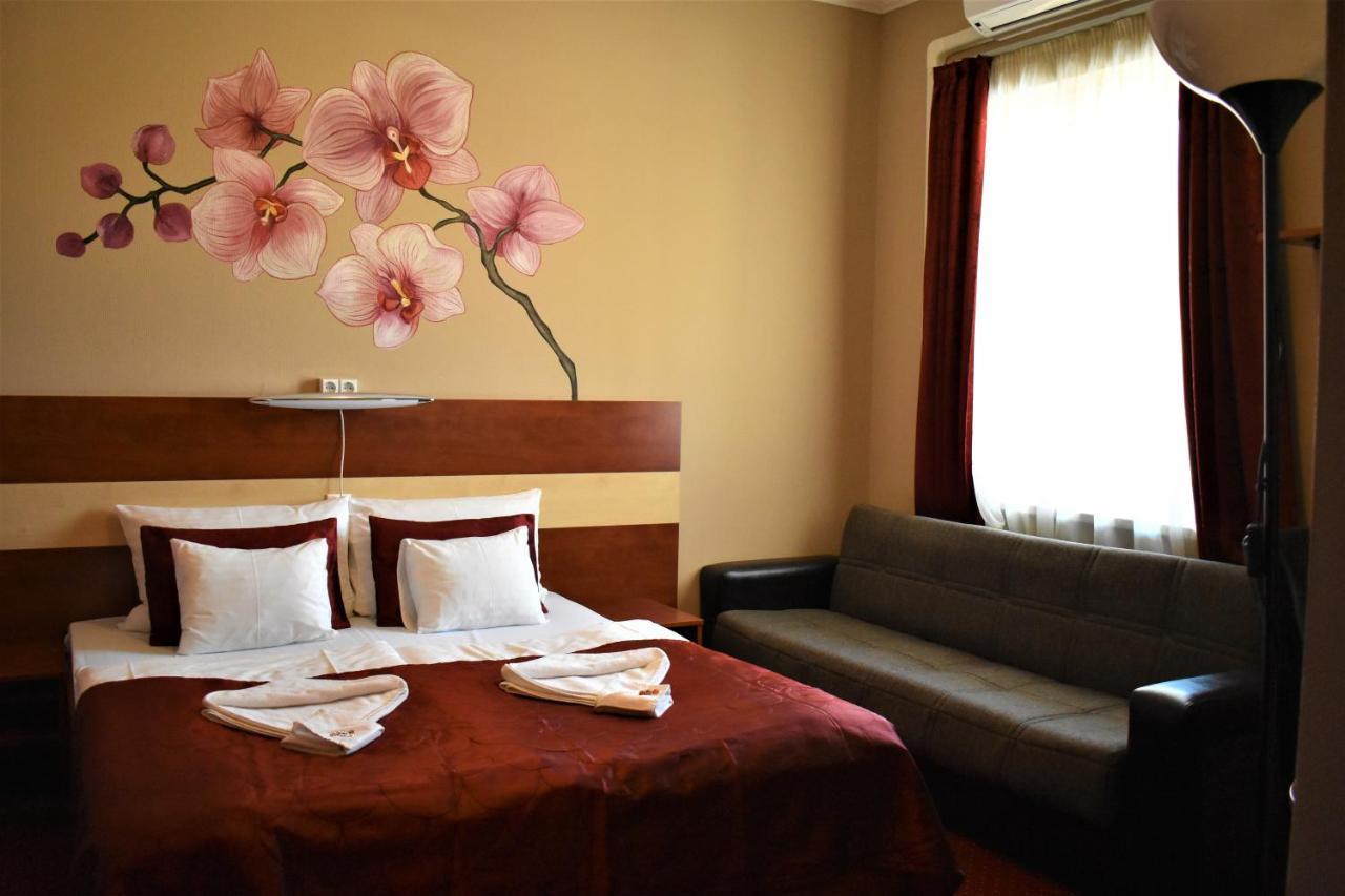 Libra Hotel Veresegyház Extérieur photo