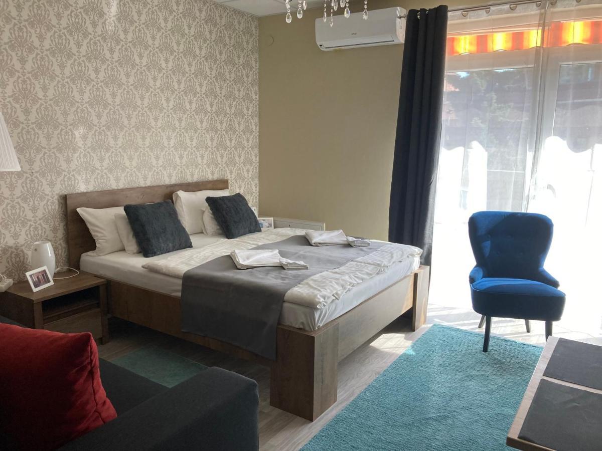 Libra Hotel Veresegyház Extérieur photo