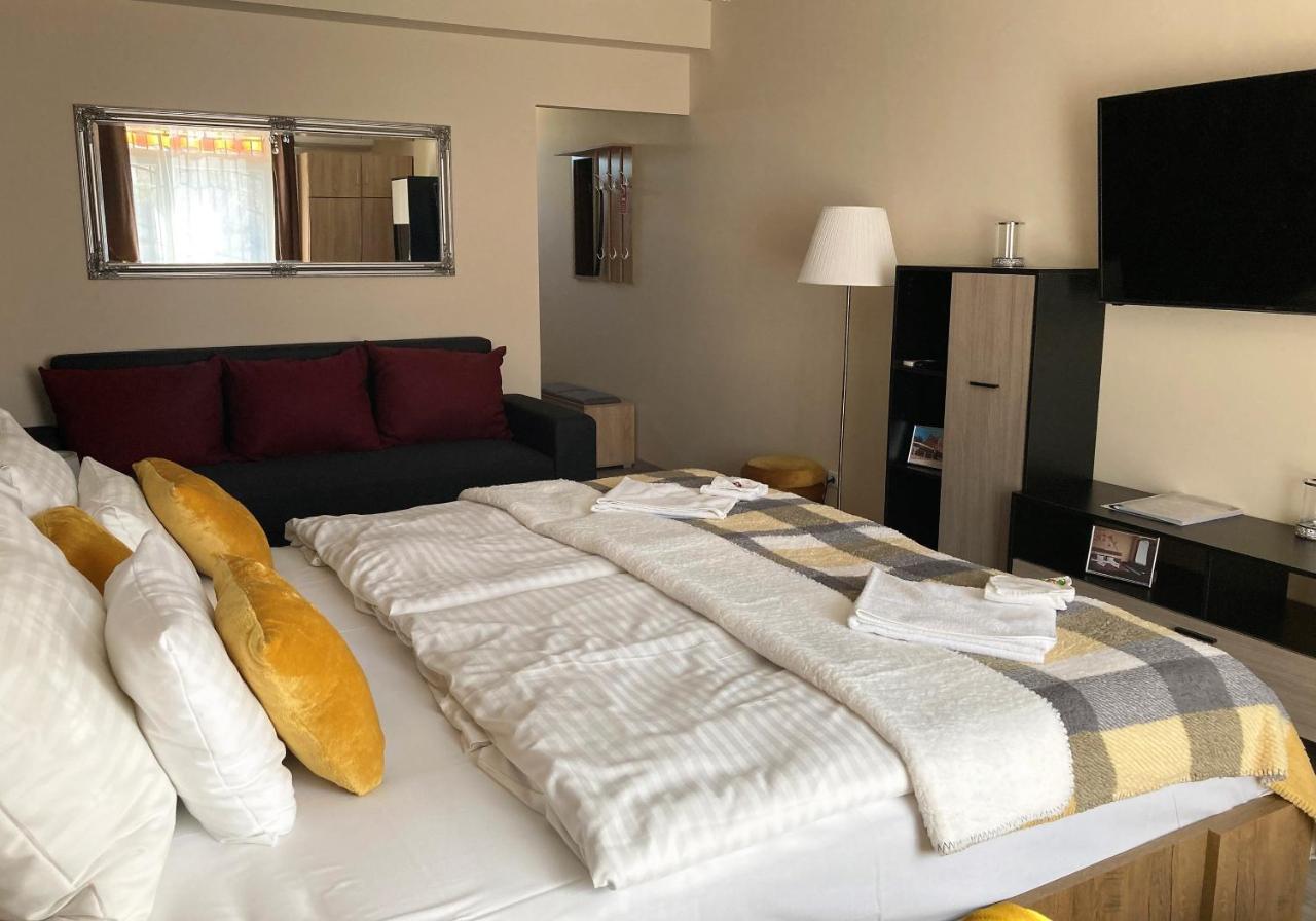 Libra Hotel Veresegyház Extérieur photo