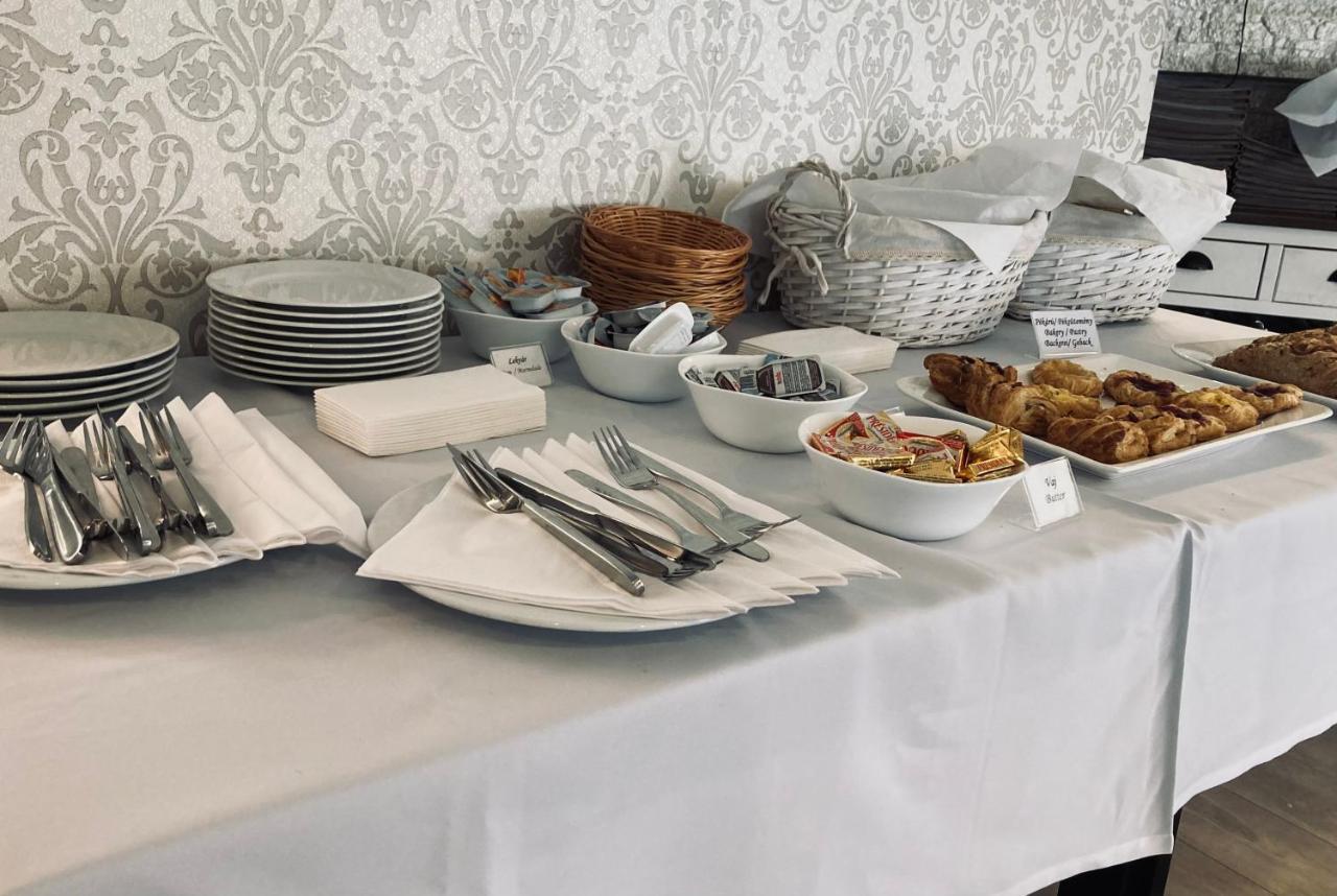 Libra Hotel Veresegyház Extérieur photo
