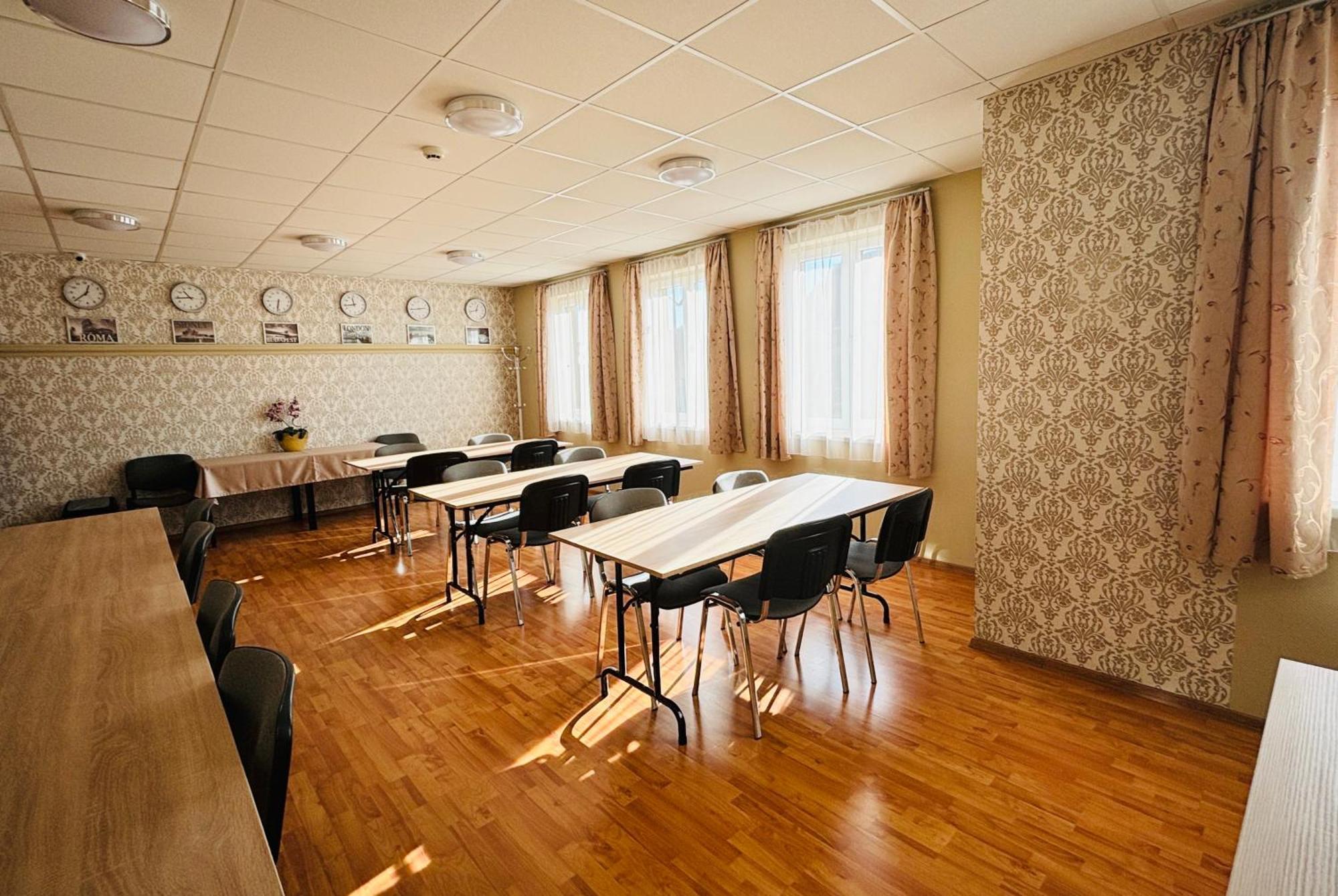Libra Hotel Veresegyház Extérieur photo