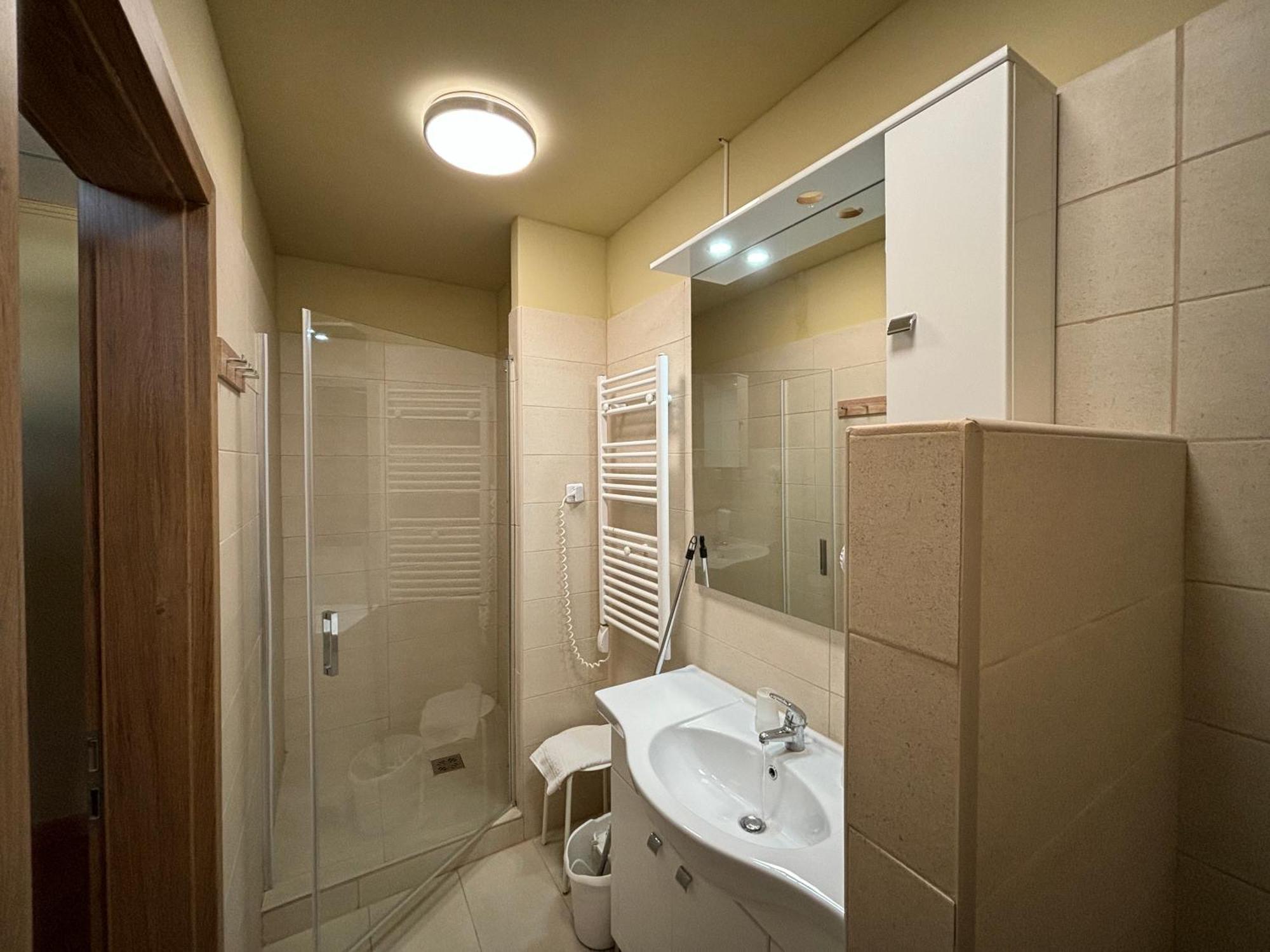 Libra Hotel Veresegyház Extérieur photo