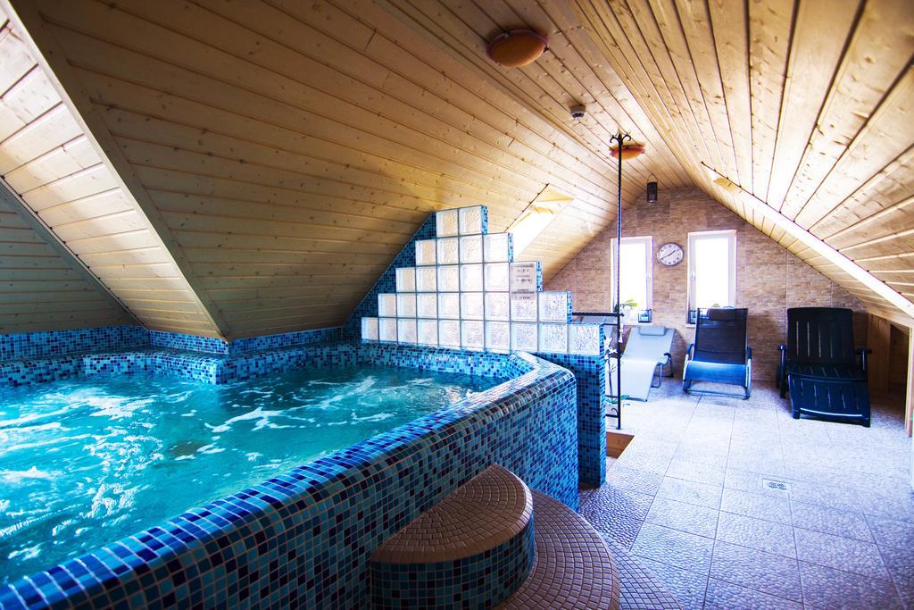 Libra Hotel Veresegyház Extérieur photo
